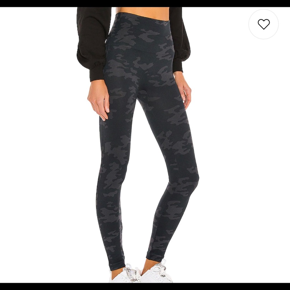 Look At Me Now Leggings in Black Camo